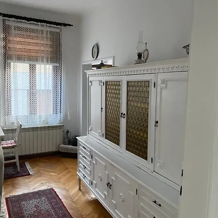 Apartment Rijad *