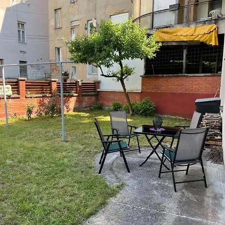 Rijad Apartment *